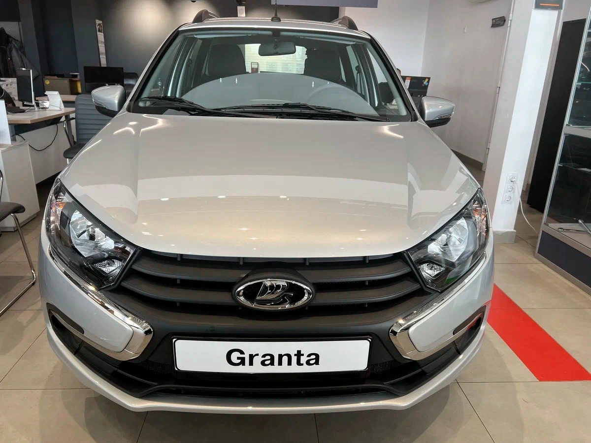 Lada Granta Универсал в Сургут - фото №1