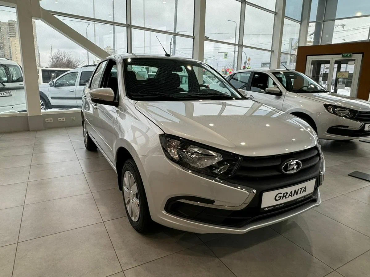 Lada Granta Седан в Сургут - фото №2